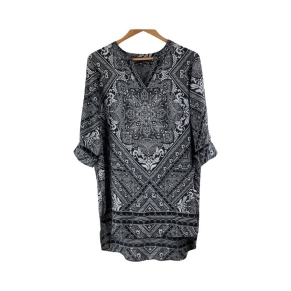 Roz & Ali Tops - Roz & Ali Black/White Flowy Tunic Top Blouse NWT Size L
